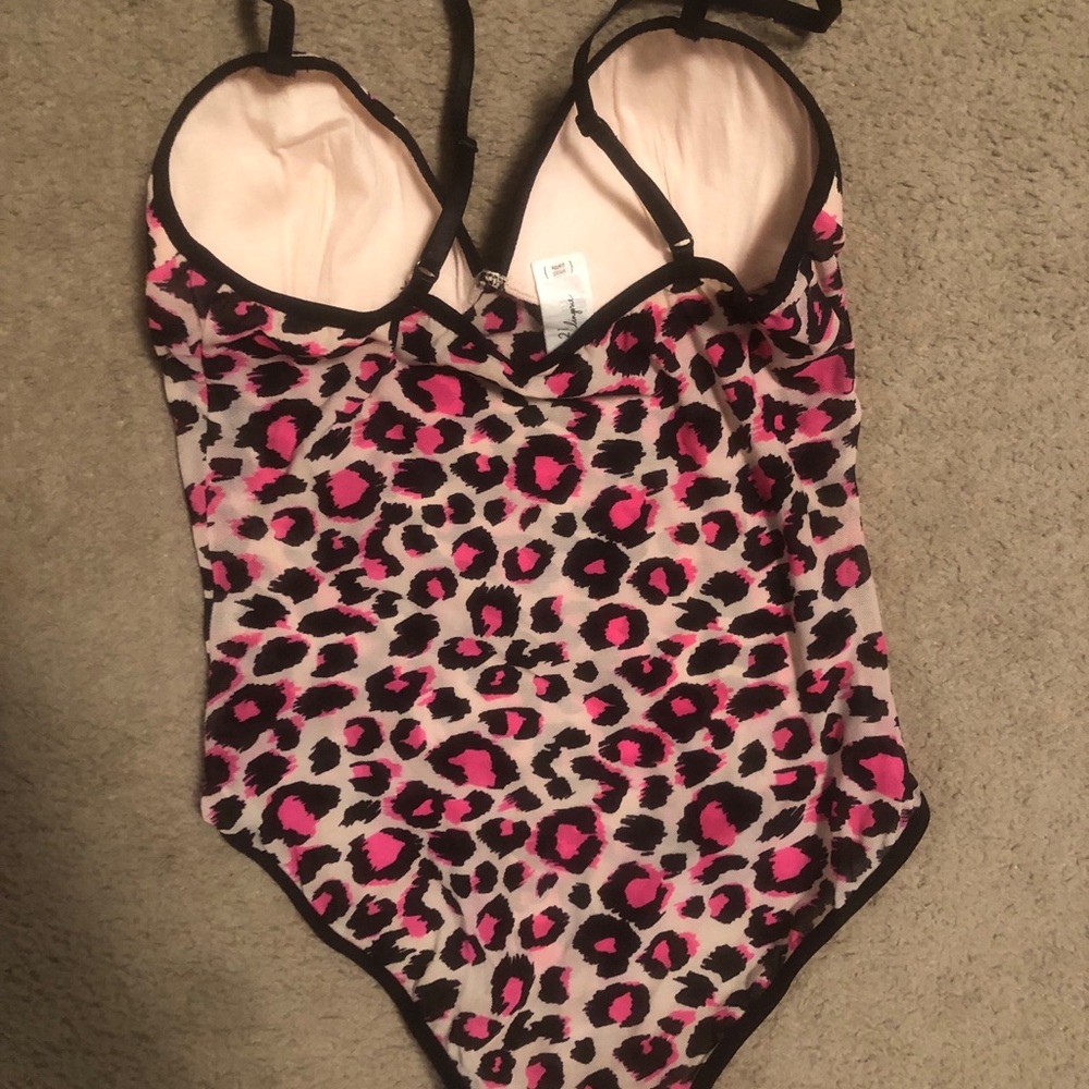 Forever 21 Bodysuit Animal printed.